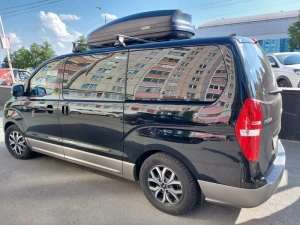 Hyundai H-1 (9 Seater)